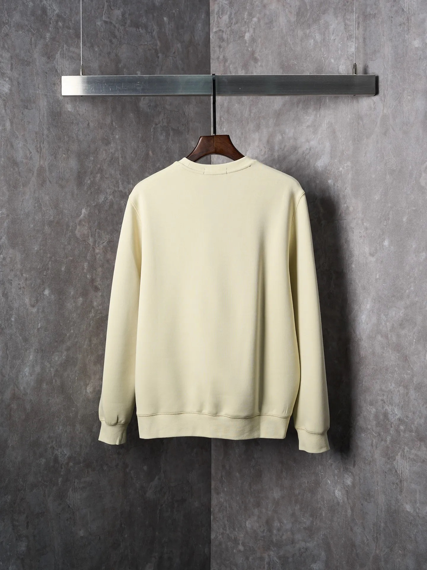 P350 Actual hanging auction】Ralph Lauren/Ralph Lauren golf bear pattern Polo Bear printed round neck sweatshirt [Ready stock] S M L Long sleeves, ribbed cuffs, ribbed hem Polo Bear graphic printed on center front, Polo Bear by Ralph Lauren and Ralph Lauren text, Polo Bear section with embroidered detail 84% cotton, 16% polyester